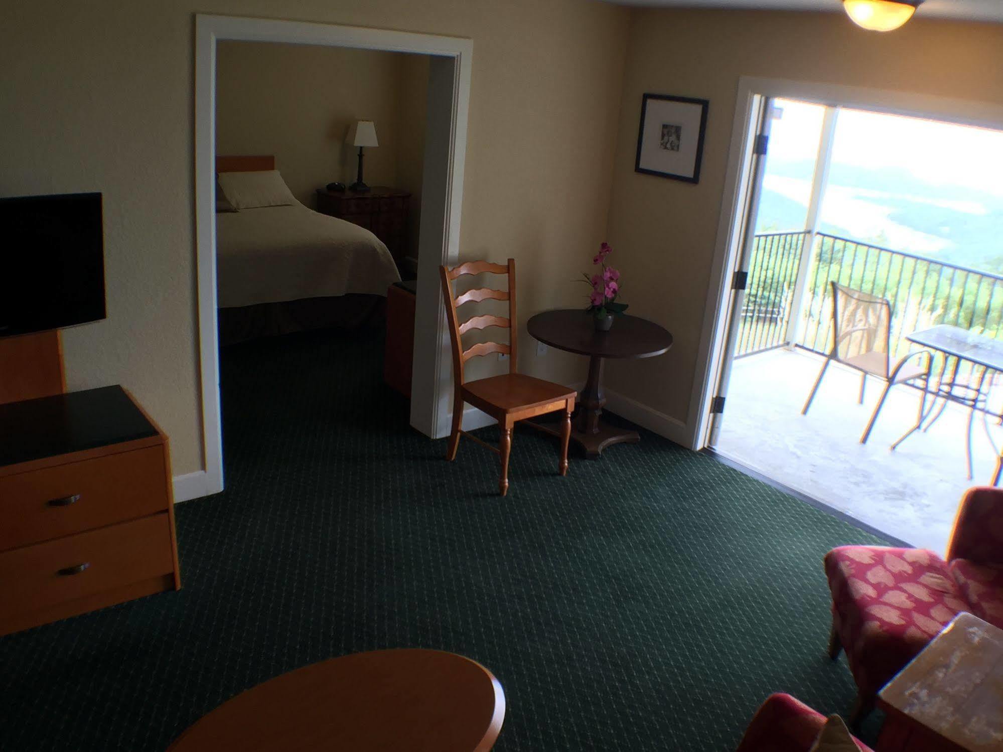 Whitney Mountain Lodge Lost Bridge Village エクステリア 写真